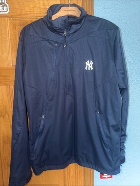 New York Yankees Antigua Men's Navy Performance Half-Zip Jacket Medium